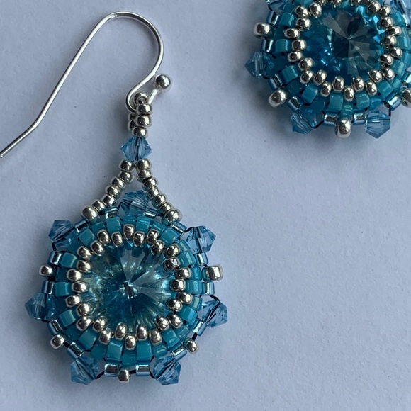 Rivoli Swarovski 10mm earring with a 3 mm bicone - Picture 3 of 3